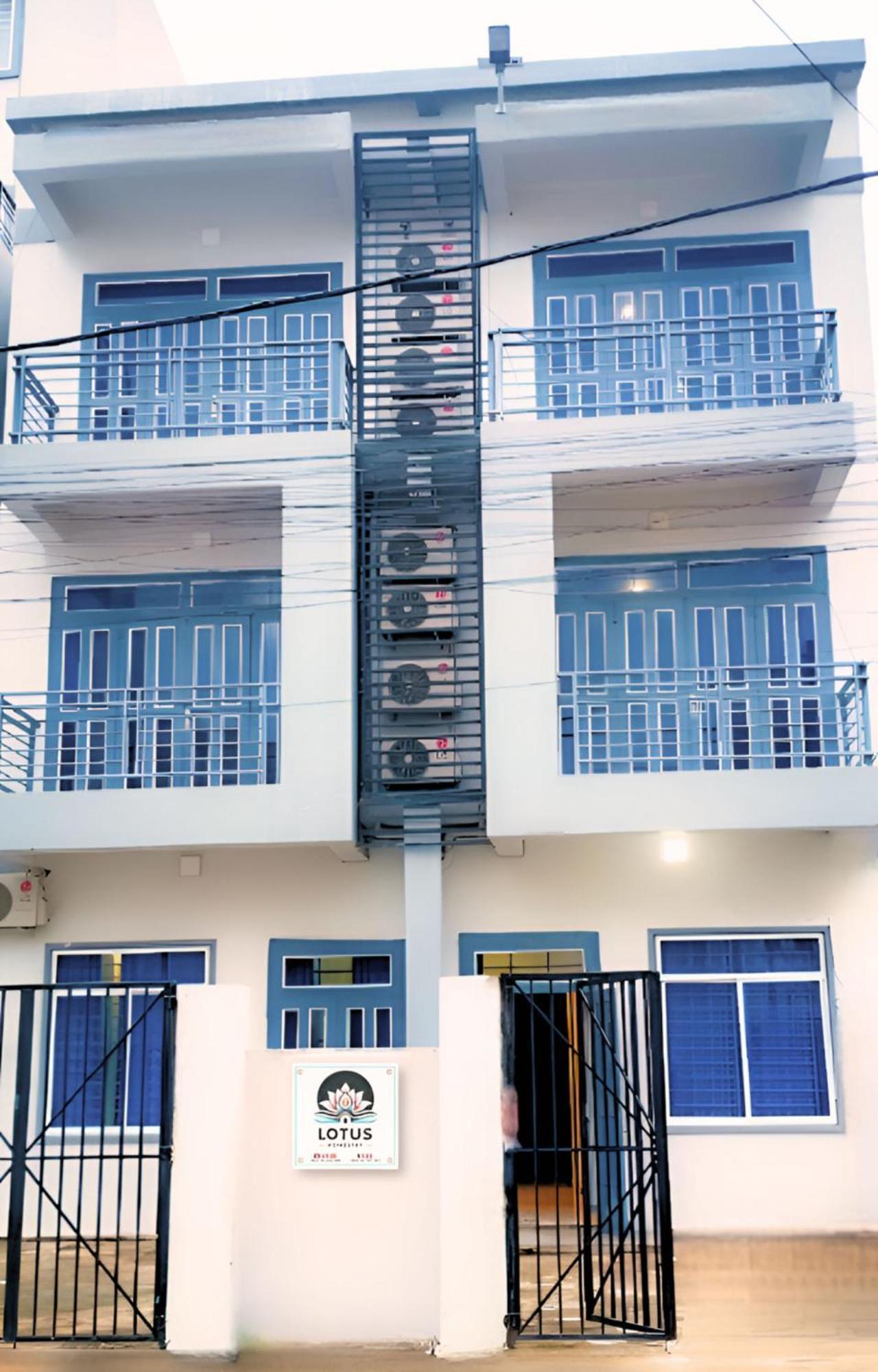 Lotus Homestay Sihanoukville Esterno foto